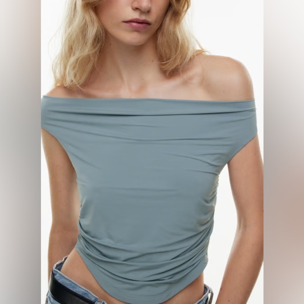Wilfred Parfait top
